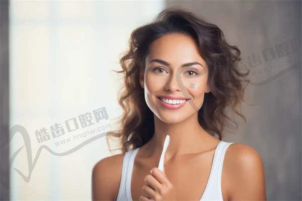 深圳同步齒科門診部（同裕口腔）口腔修復(fù)優(yōu)惠價(jià)格僅需2500元起，原價(jià)3000元起，歡迎咨詢！