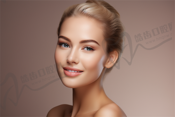 李光琴醫(yī)生技術(shù)優(yōu)勢(shì)：精細(xì)雕琢雙眼之美