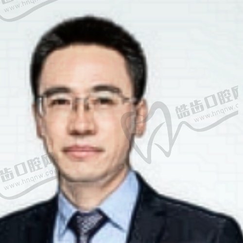 李强